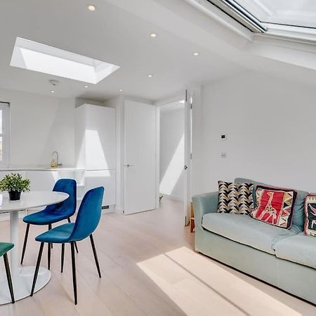 Modern 1 Bedroom Flat In Battersea Londra Esterno foto